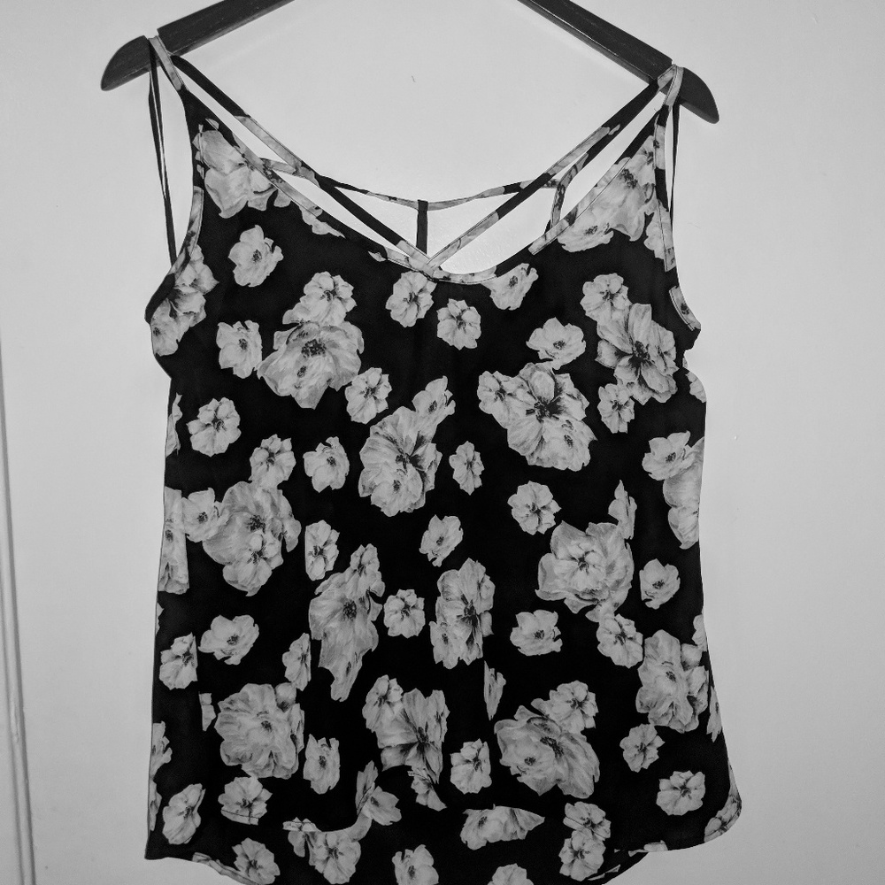 🌼Black and White Floral Sheer Blouse ✨